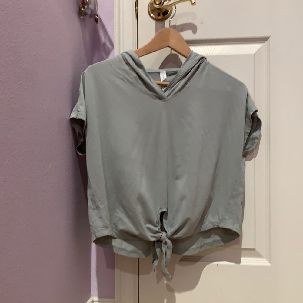 Cropped Lululemon top